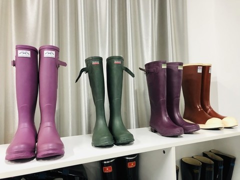 工業(yè)消防用品展示油鞋