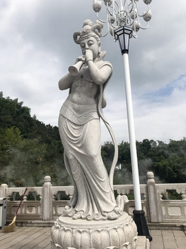 仙女石雕