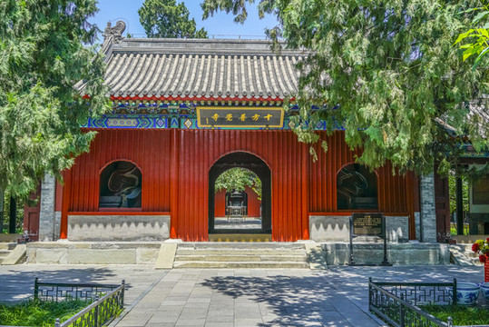 北京臥佛寺山門殿