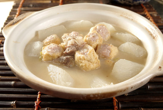 筒骨蘿卜煲釀豆卜
