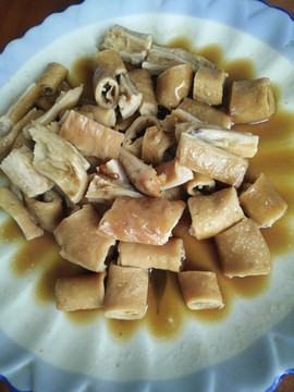 鹵肥腸