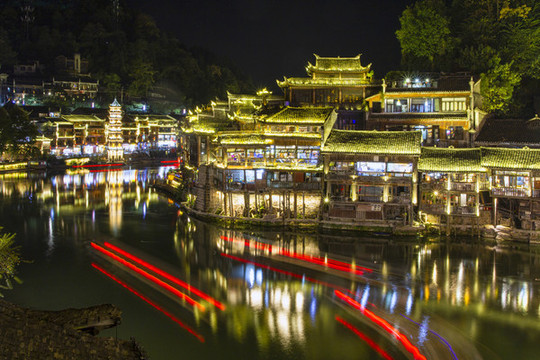 鳳凰古城萬名塔夜景
