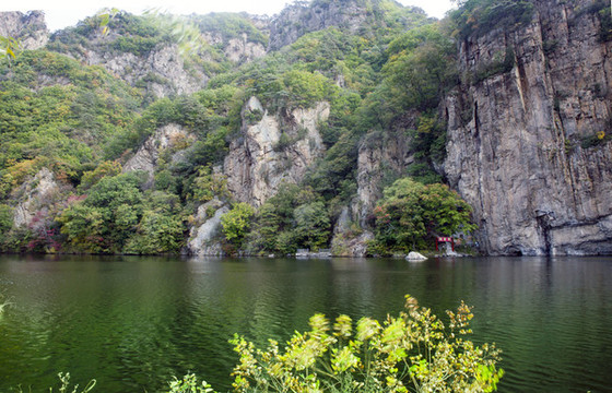 關(guān)門山秋色