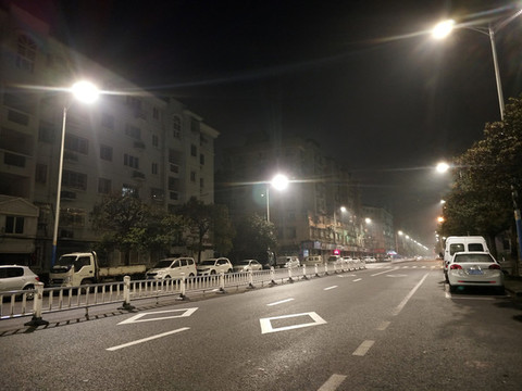 沒(méi)有人的夜晚街道