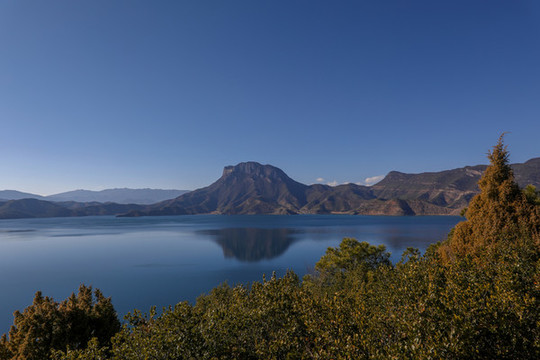 瀘沽湖全景