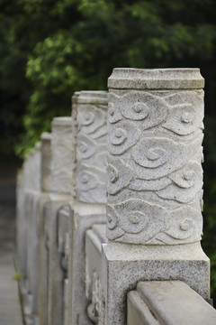 石欄