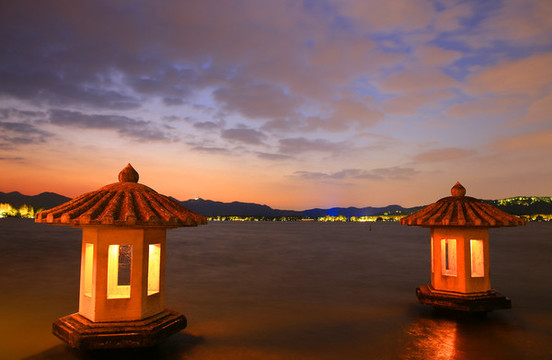 西湖御碼頭夜景