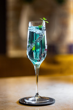 藍(lán)色雞尾酒