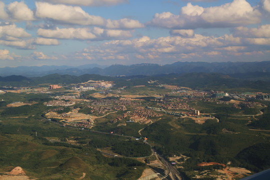 藍(lán)天白云飛機(jī)貴州