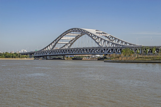 運河邊的大橋