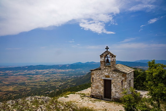 高山峻嶺
