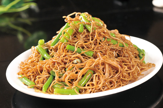 豆角燜面