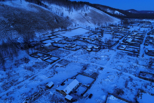 大興安嶺山林人家雪夜