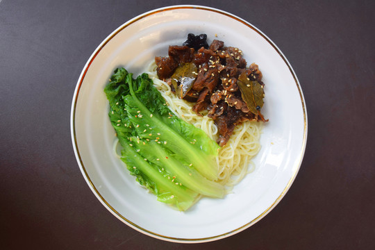 秘制牛腩面