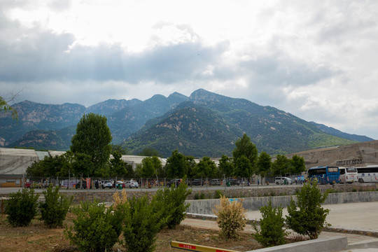山東泰山桃花峪游人中心全景圖