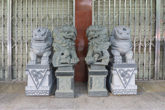 獅子雕塑