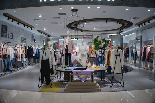 服裝商場門店模特