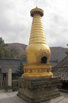 顯通寺金塔