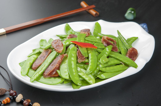 荷蘭豆炒臘肉