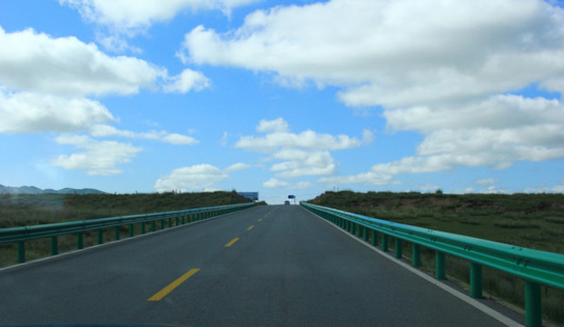遠(yuǎn)方的路