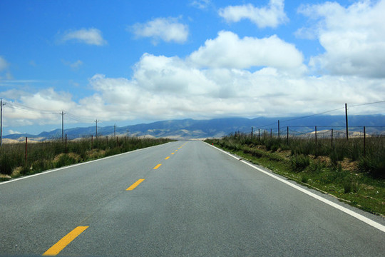 遠(yuǎn)方的路