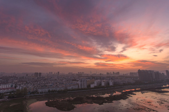 彩霞滿天