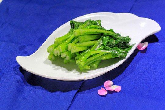 熗炒芹菜