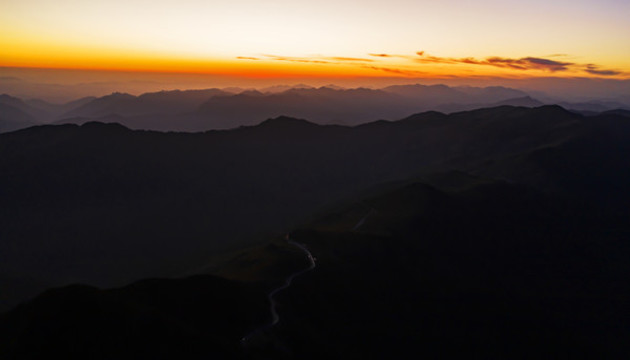 神農(nóng)架夕照
