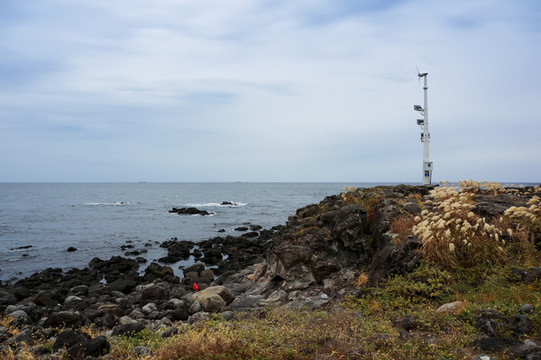 漫步海邊的濟(jì)州島