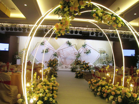 婚禮布景舞臺(tái)裝飾