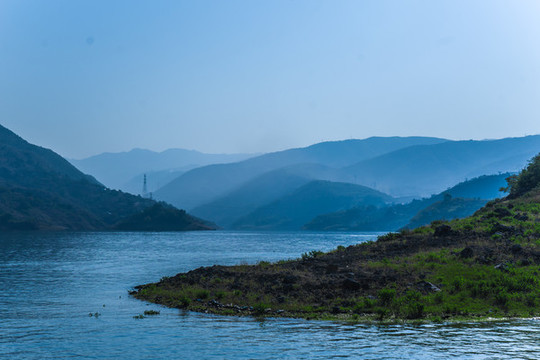 高峽平湖