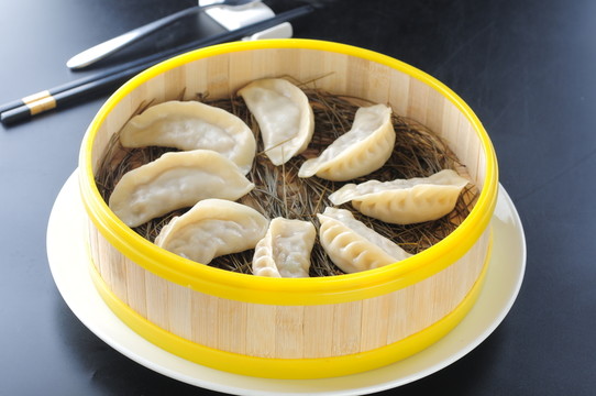 蒸餃