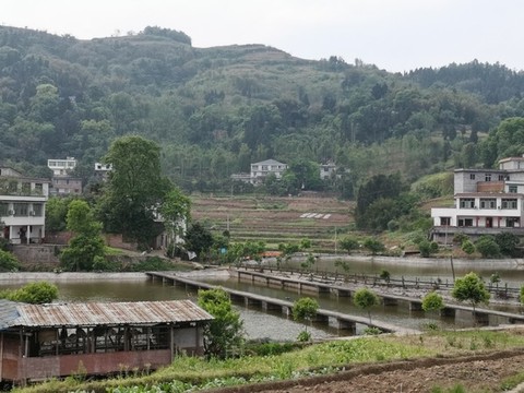 小山村