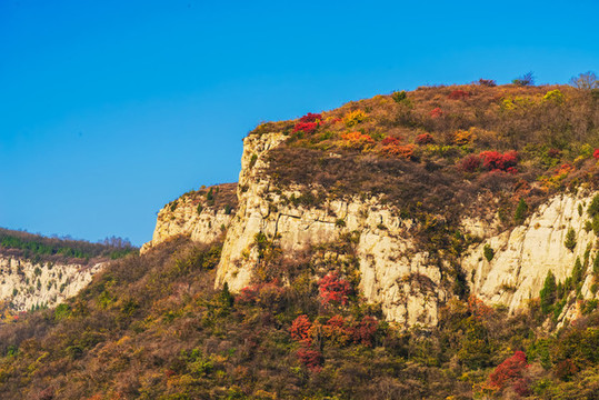 秋天山巒山峰
