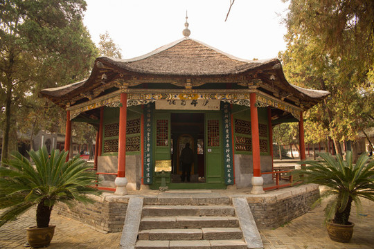南陽(yáng)武侯祠諸葛草廬