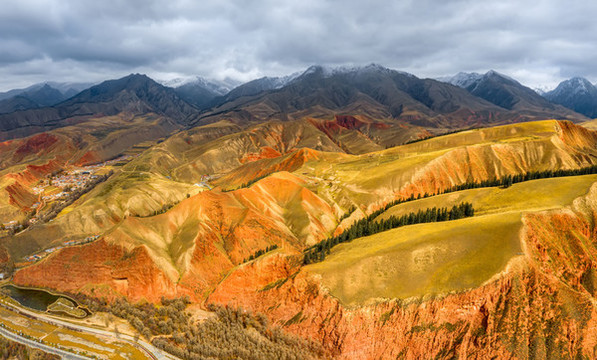 祁連山卓爾山航拍