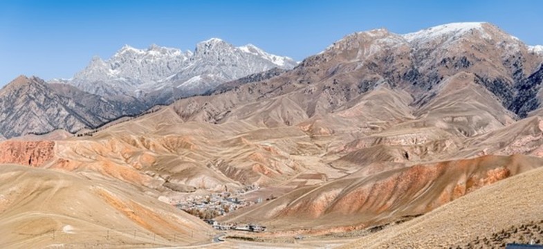 青海祁連卓爾山