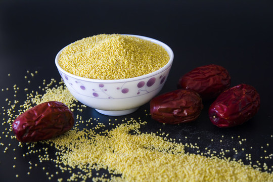 農(nóng)家小米紅棗特寫