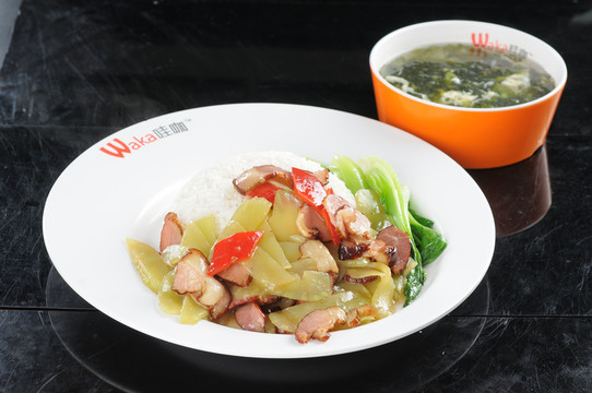 春筍炒臘肉蓋飯