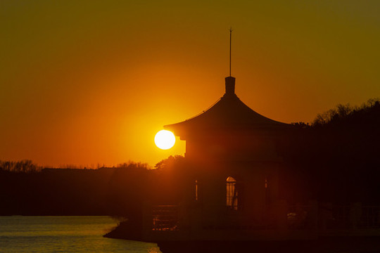 夕陽(yáng)