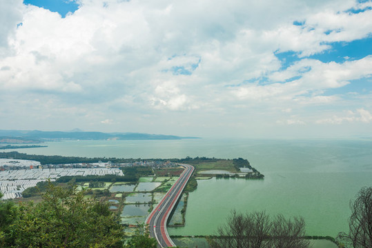 云南昆明滇池環(huán)湖公路風(fēng)光