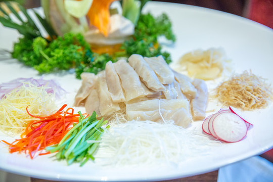 撈起鱈魚肚