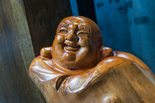木雕笑佛