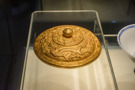 龍紋金器