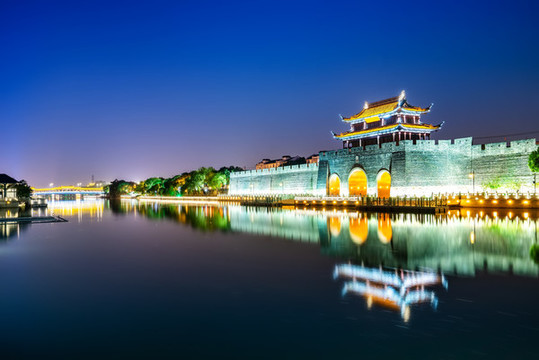 蘇州平門古城墻夜景