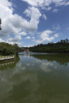 藍(lán)天白云