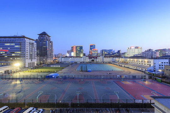 北京大學(xué)五四運(yùn)動(dòng)場體育場夜景
