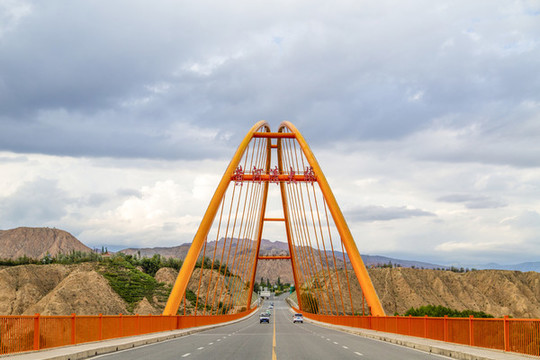 青海貴德黃河清大橋