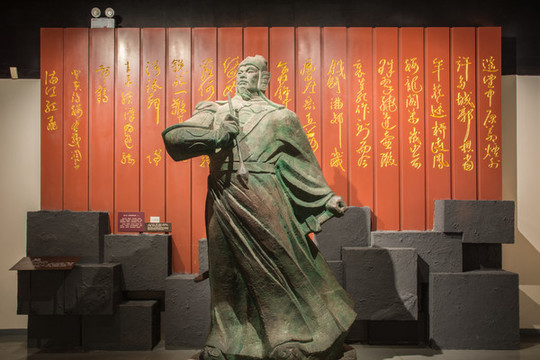 岳飛雕塑