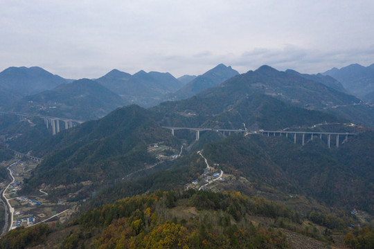 大山秋色